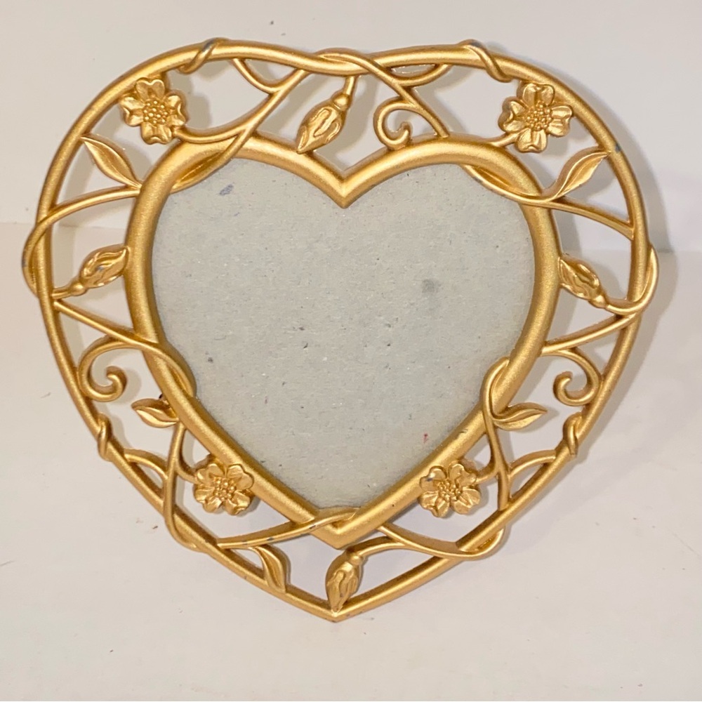 Vintage Elsa L Satin Gold Floral & Vine Heart Shaped 3.5x3.5 Photo Picture Frame